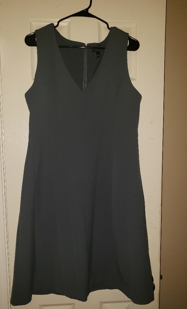 Grey Ann Taylor Dress size 14 Gorgeous